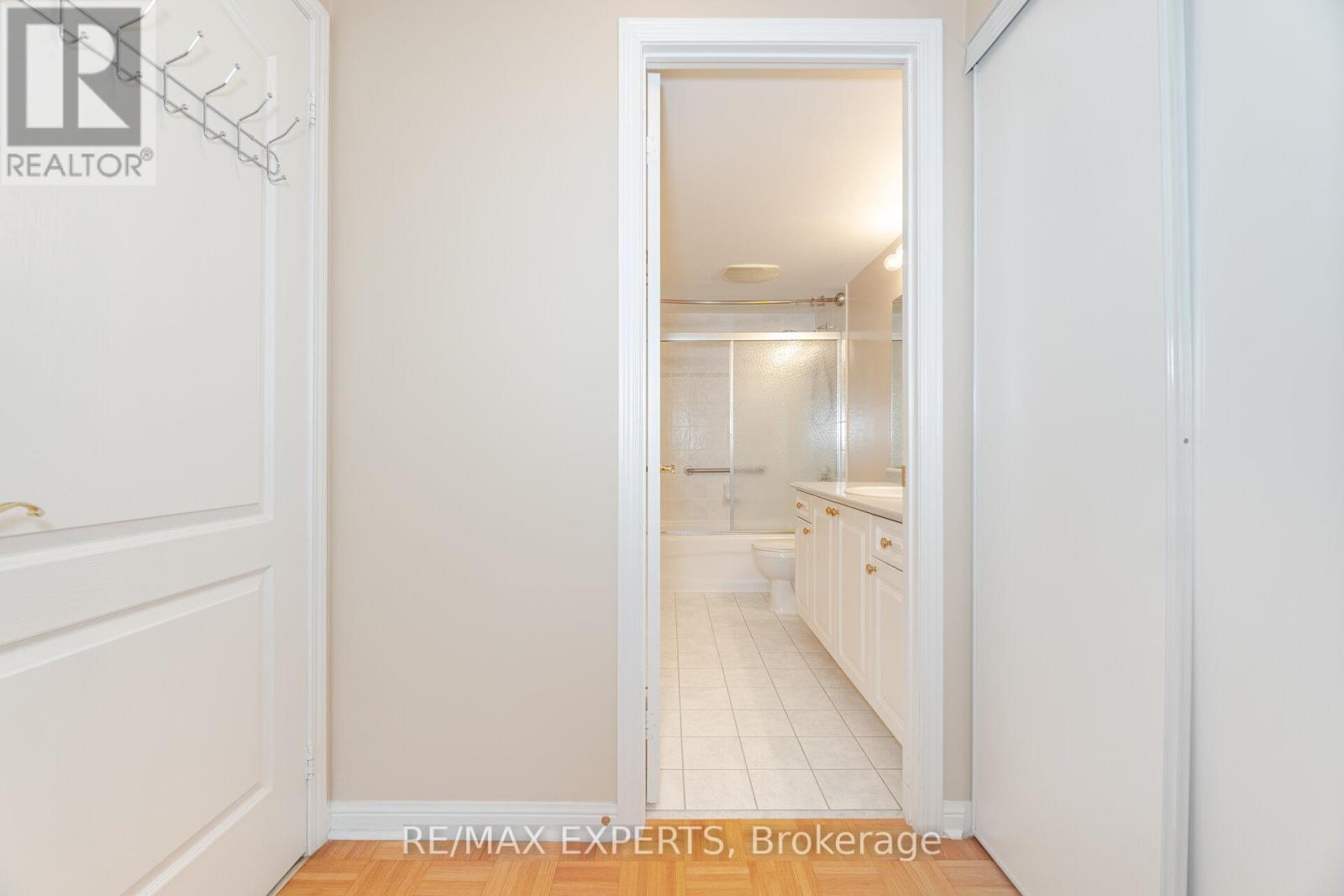 216 - 2502 Rutherford Road, Vaughan (Maple), Ontario  L4K 5N6 - Photo 28 - N12342339