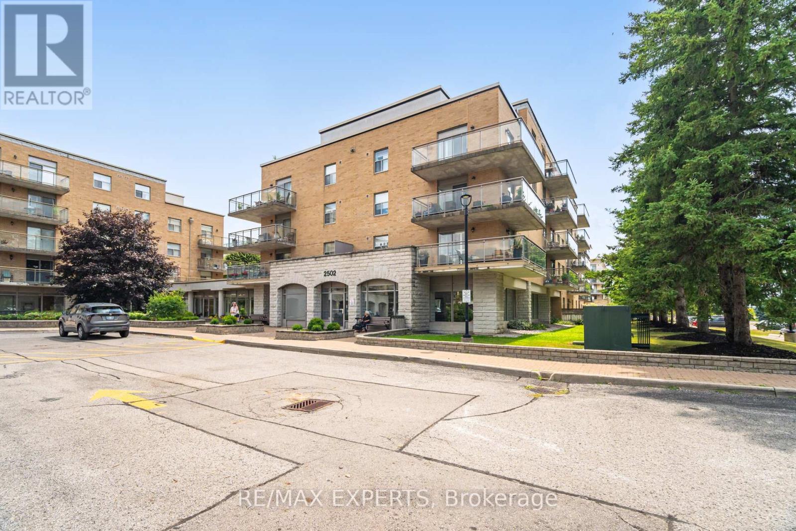 216 - 2502 Rutherford Road, Vaughan (Maple), Ontario  L4K 5N6 - Photo 3 - N12342339