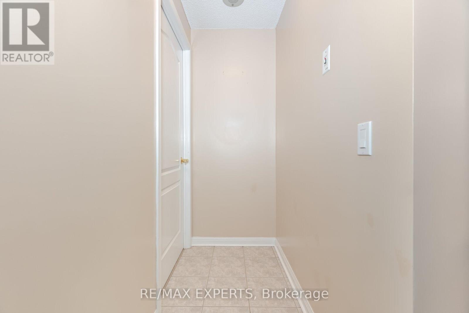 216 - 2502 Rutherford Road, Vaughan (Maple), Ontario  L4K 5N6 - Photo 30 - N12342339