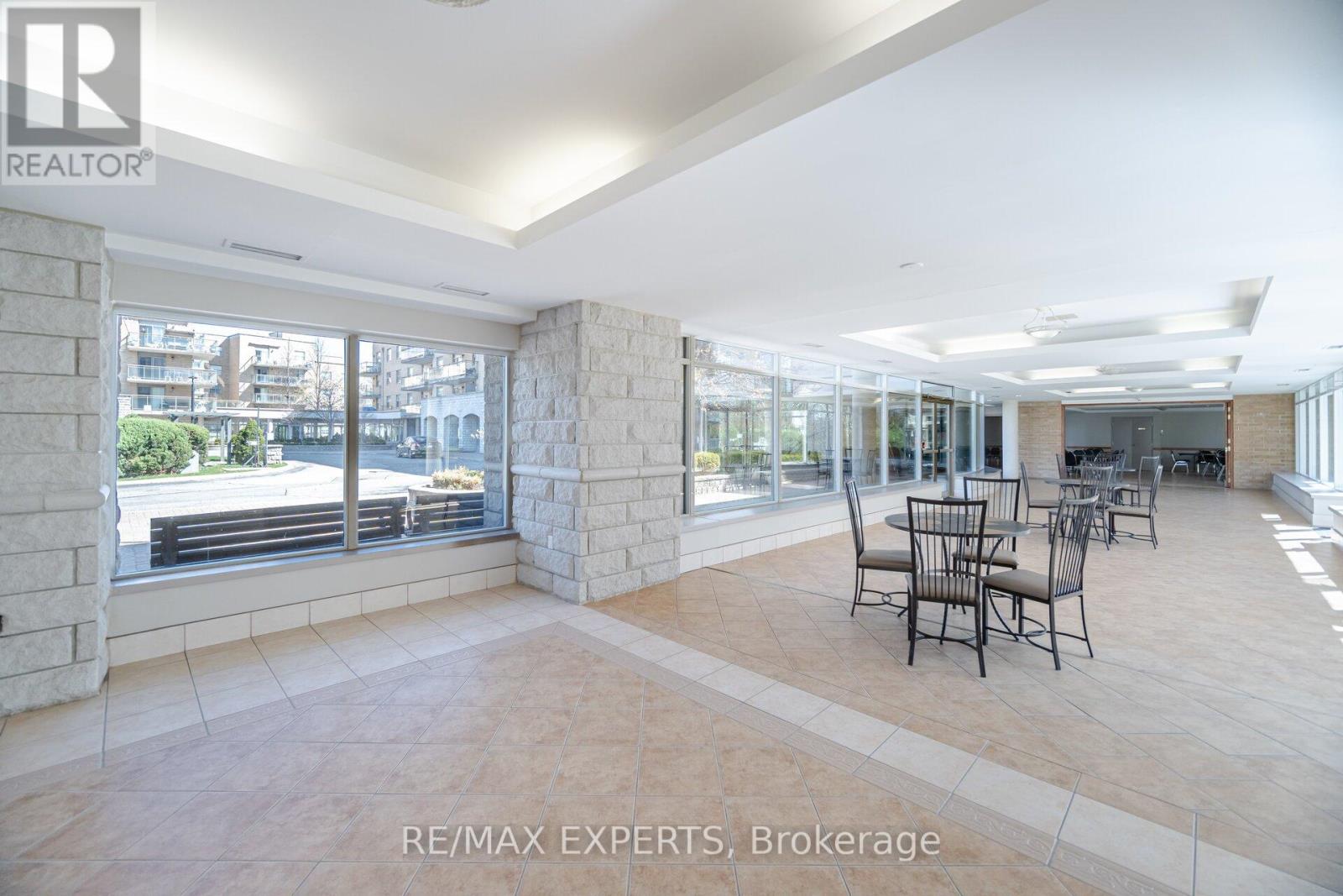 216 - 2502 Rutherford Road, Vaughan (Maple), Ontario  L4K 5N6 - Photo 40 - N12342339