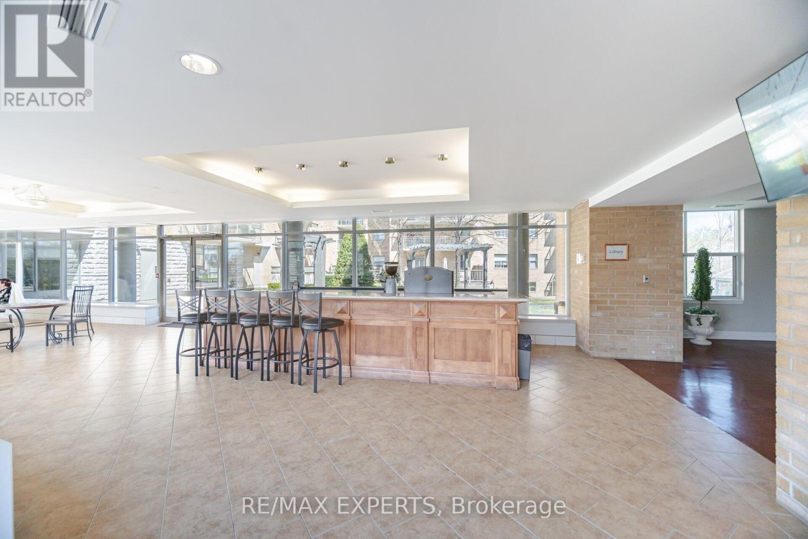 216 - 2502 Rutherford Road, Vaughan (Maple), Ontario  L4K 5N6 - Photo 43 - N12342339