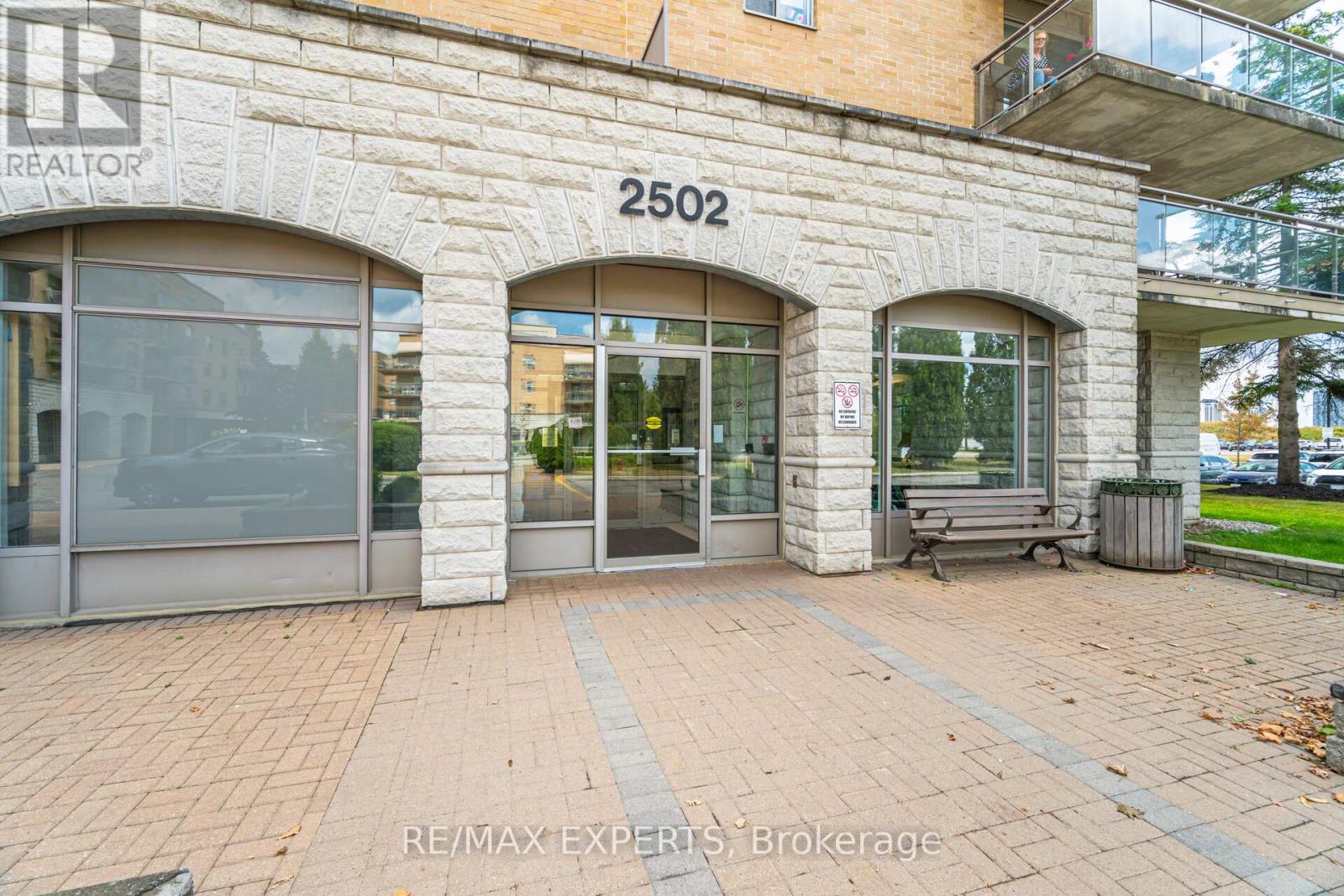 216 - 2502 Rutherford Road, Vaughan (Maple), Ontario  L4K 5N6 - Photo 5 - N12342339