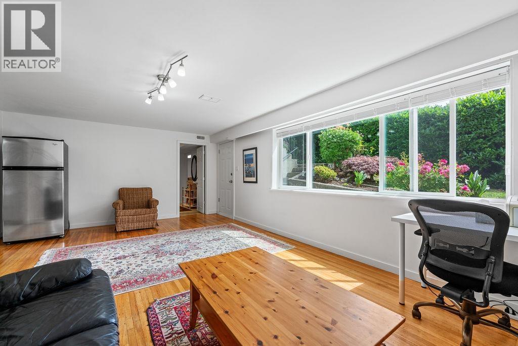 535 Holdom Avenue, Burnaby, British Columbia  V5B 3V3 - Photo 28 - R3032145