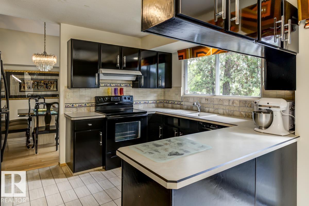Property at 39 WOLF CR NW image 1