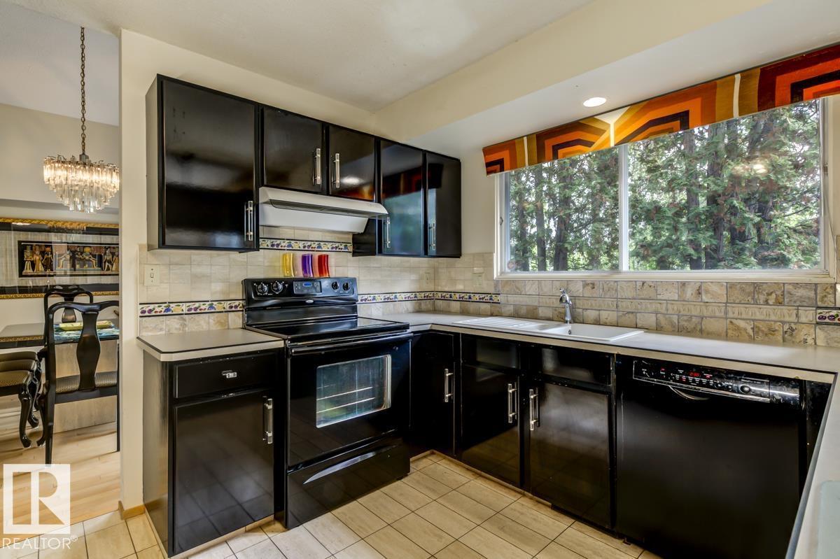 Property at 39 WOLF CR NW image 2
