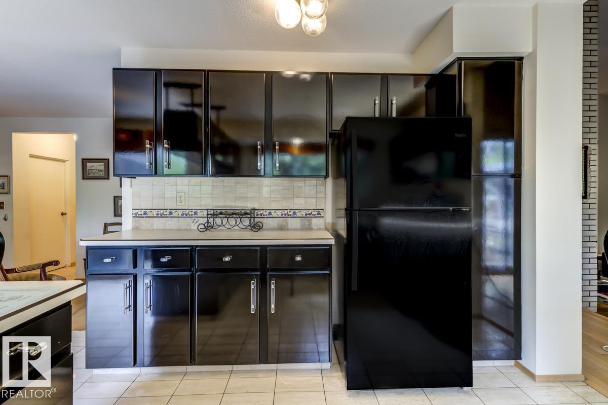 Property at 39 WOLF CR NW image 4