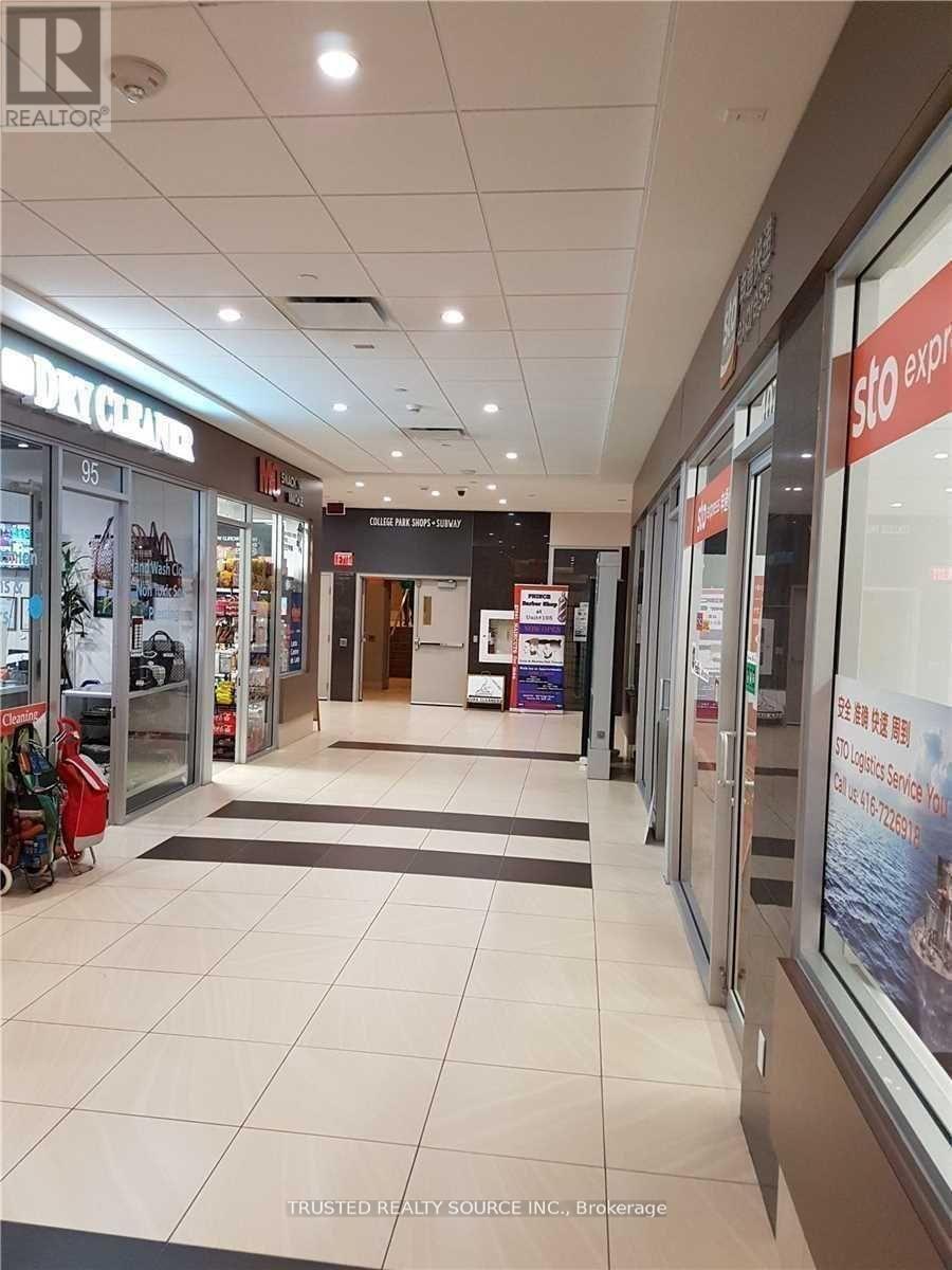 19 - 384 Yonge Street, Toronto, Ontario  M5B 1S8 - Photo 8 - C12348011