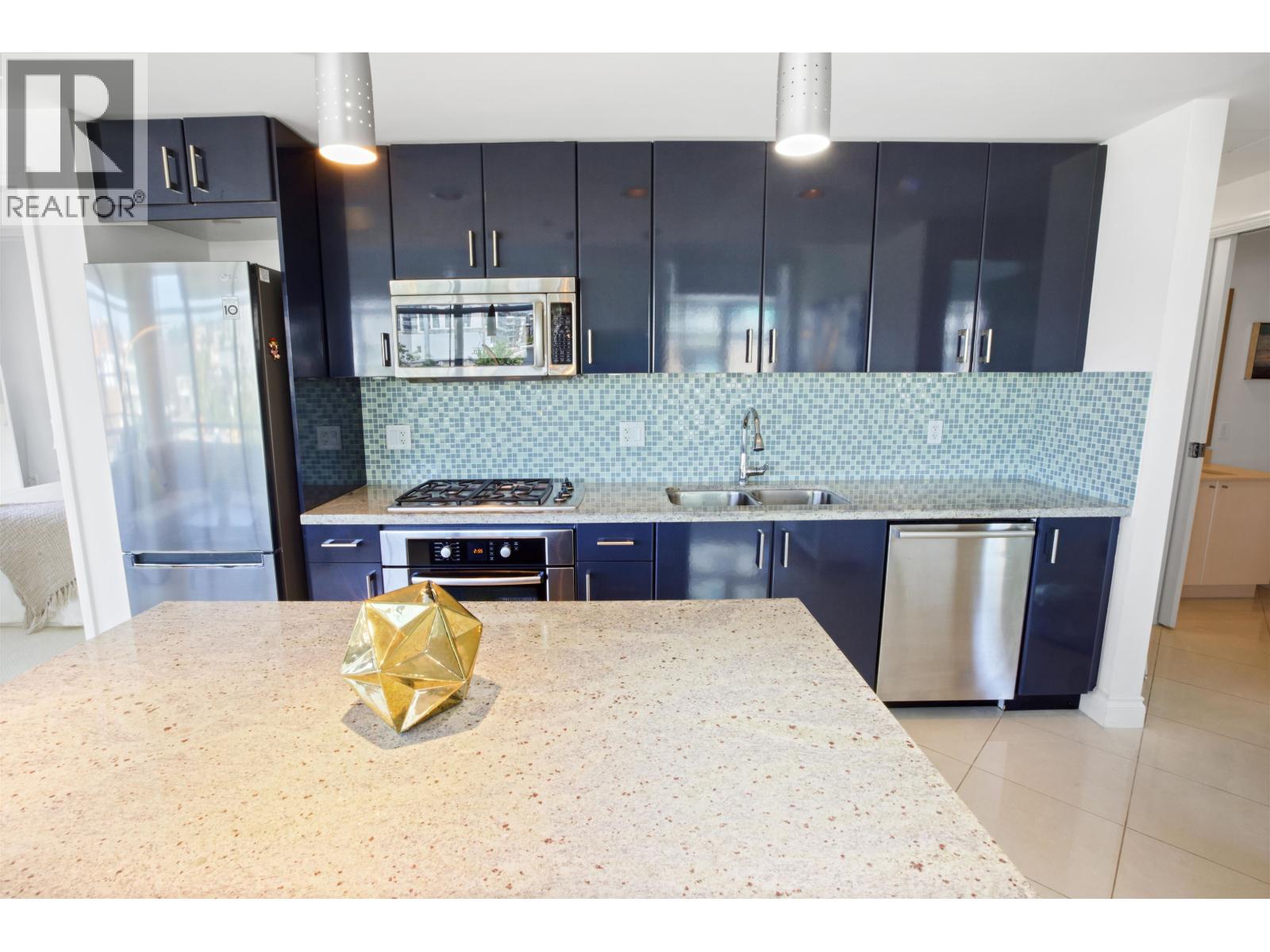502 172 Victory Ship Way, North Vancouver, British Columbia  V7L 0B5 - Photo 6 - R3037698