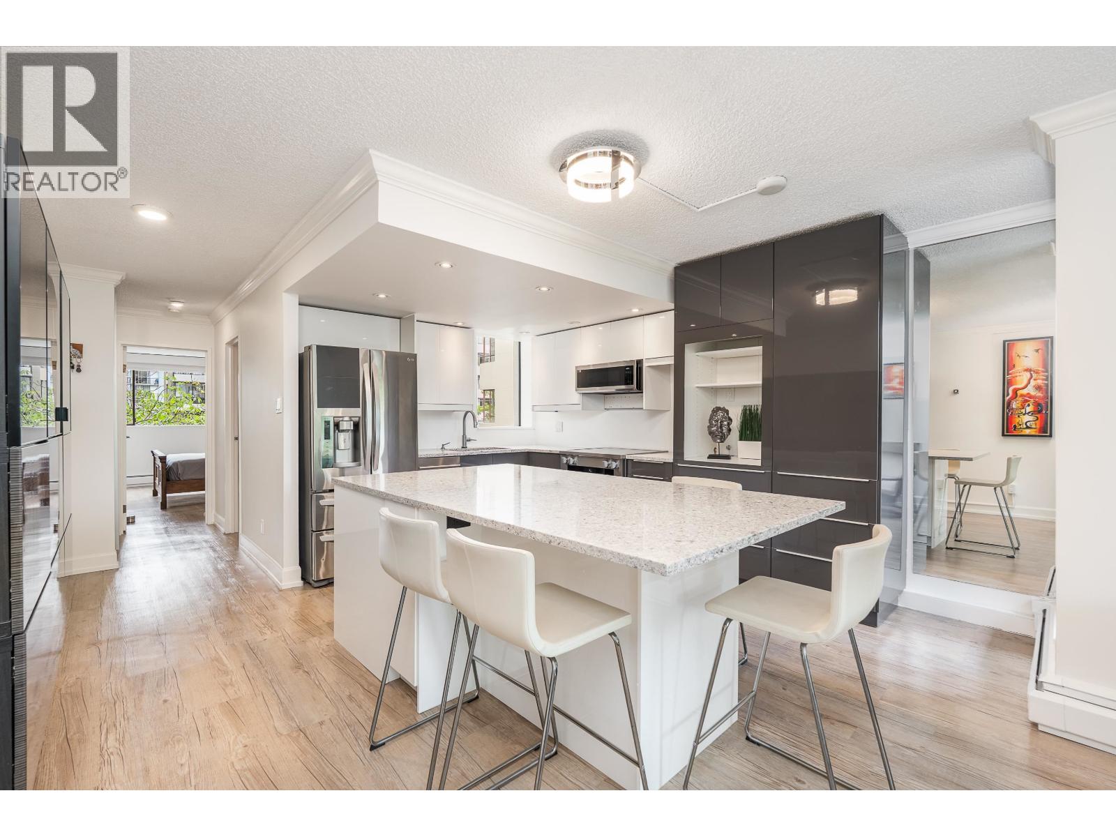 201 1995 Beach Avenue, Vancouver, British Columbia  V6G 2Y3 - Photo 8 - R3037711