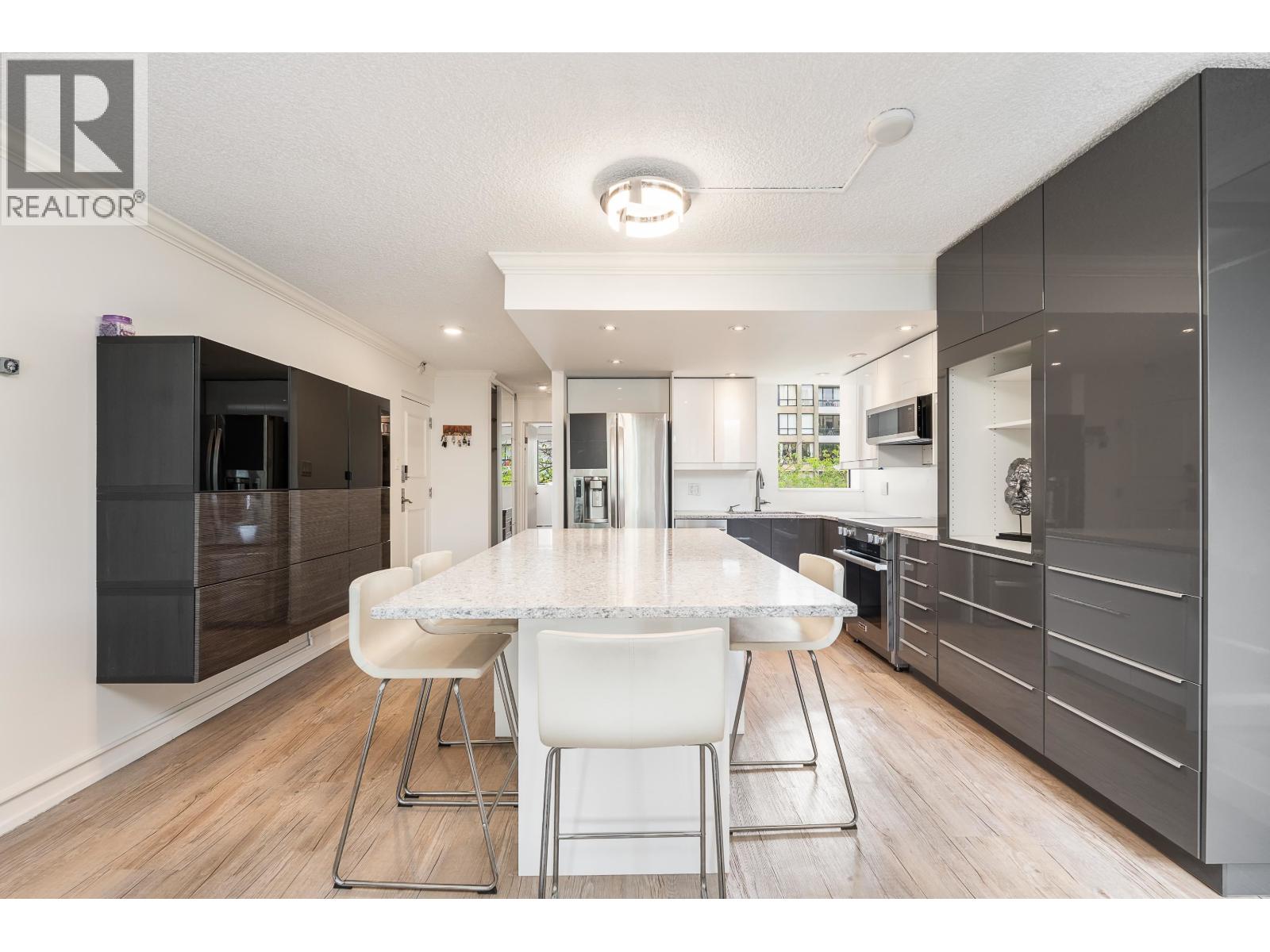201 1995 Beach Avenue, Vancouver, British Columbia  V6G 2Y3 - Photo 9 - R3037711