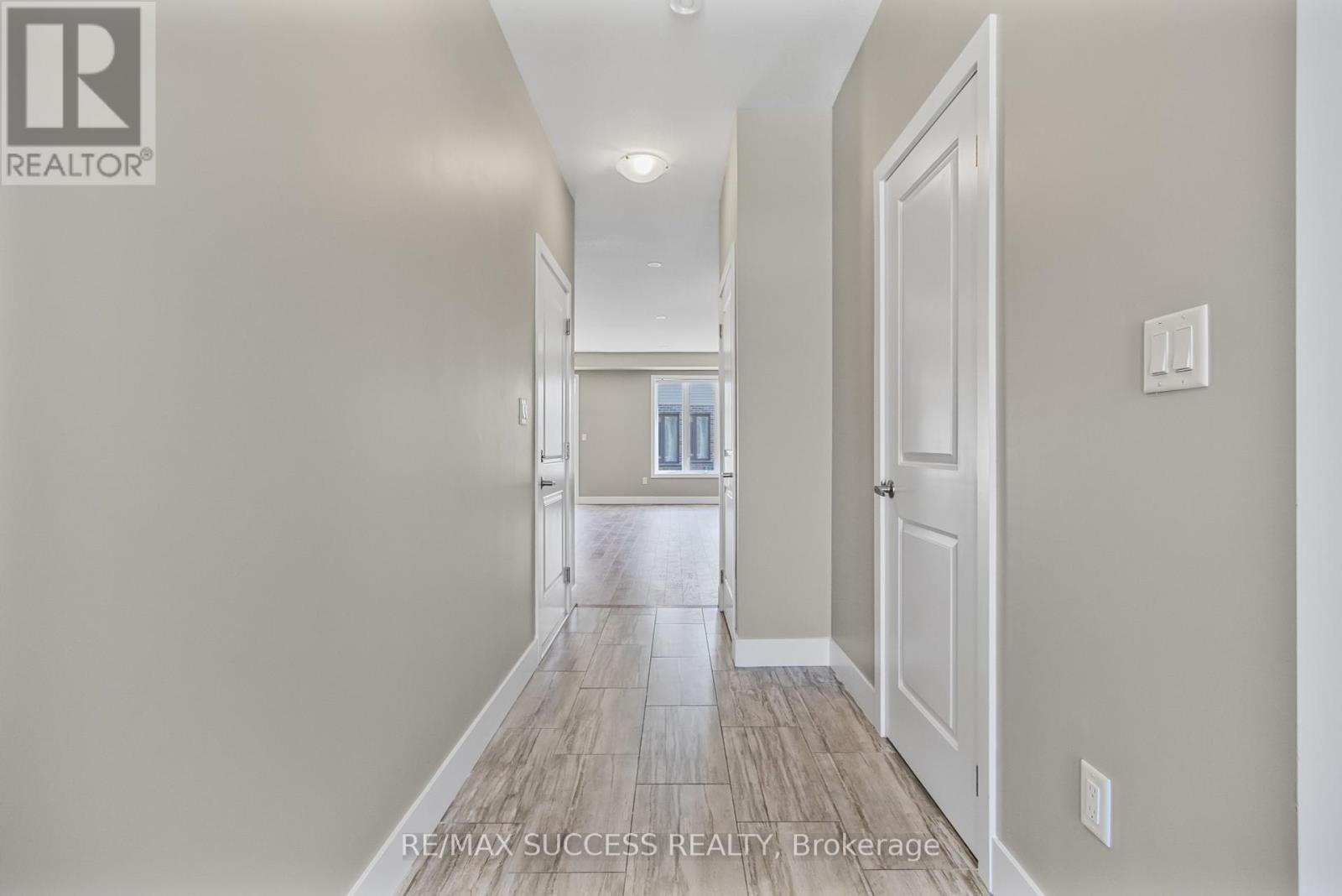 85 - 1960 Dalmagarry Road, London North, Ontario  N6G 0T8 - Photo 4 - X12348016