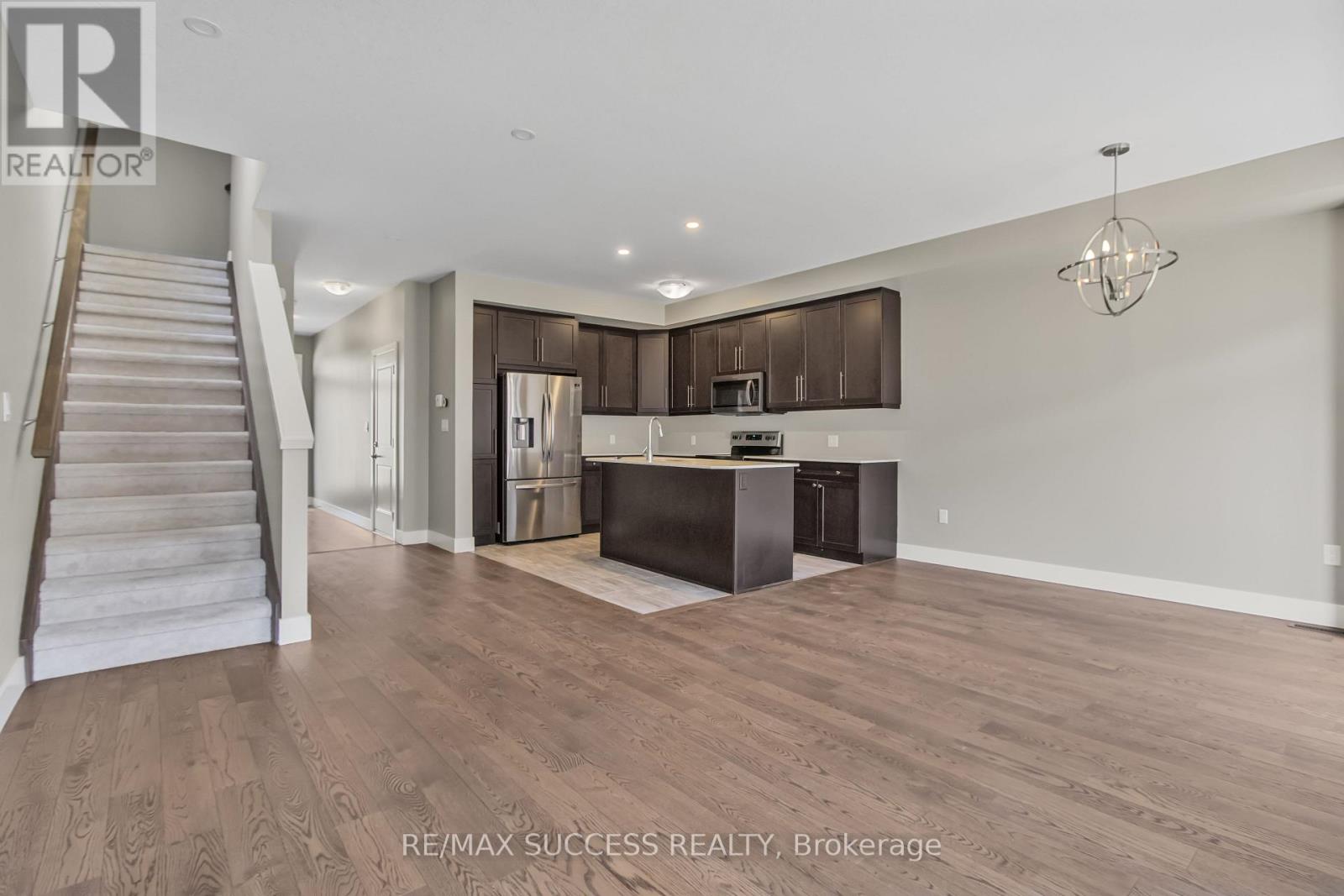 85 - 1960 Dalmagarry Road, London North, Ontario  N6G 0T8 - Photo 8 - X12348016