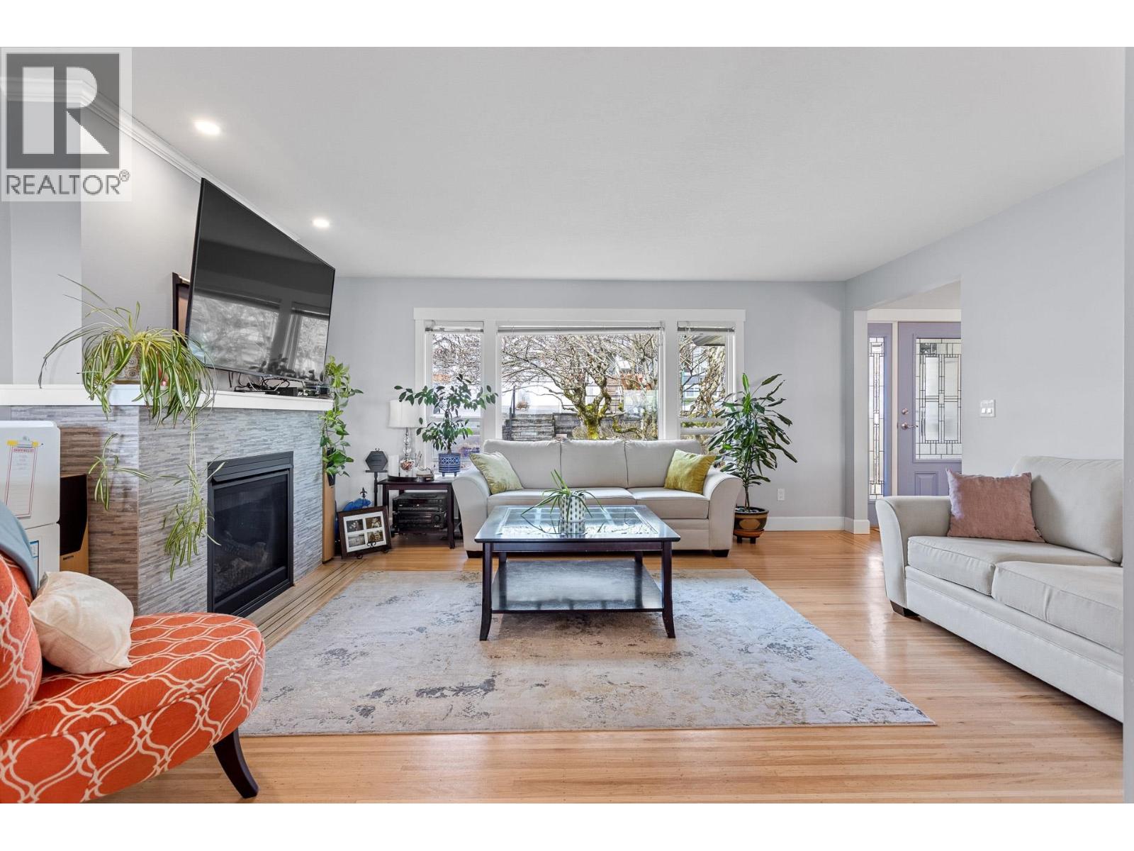 1120 Rochester Avenue, Coquitlam, British Columbia  V3K 2X4 - Photo 4 - R3037542
