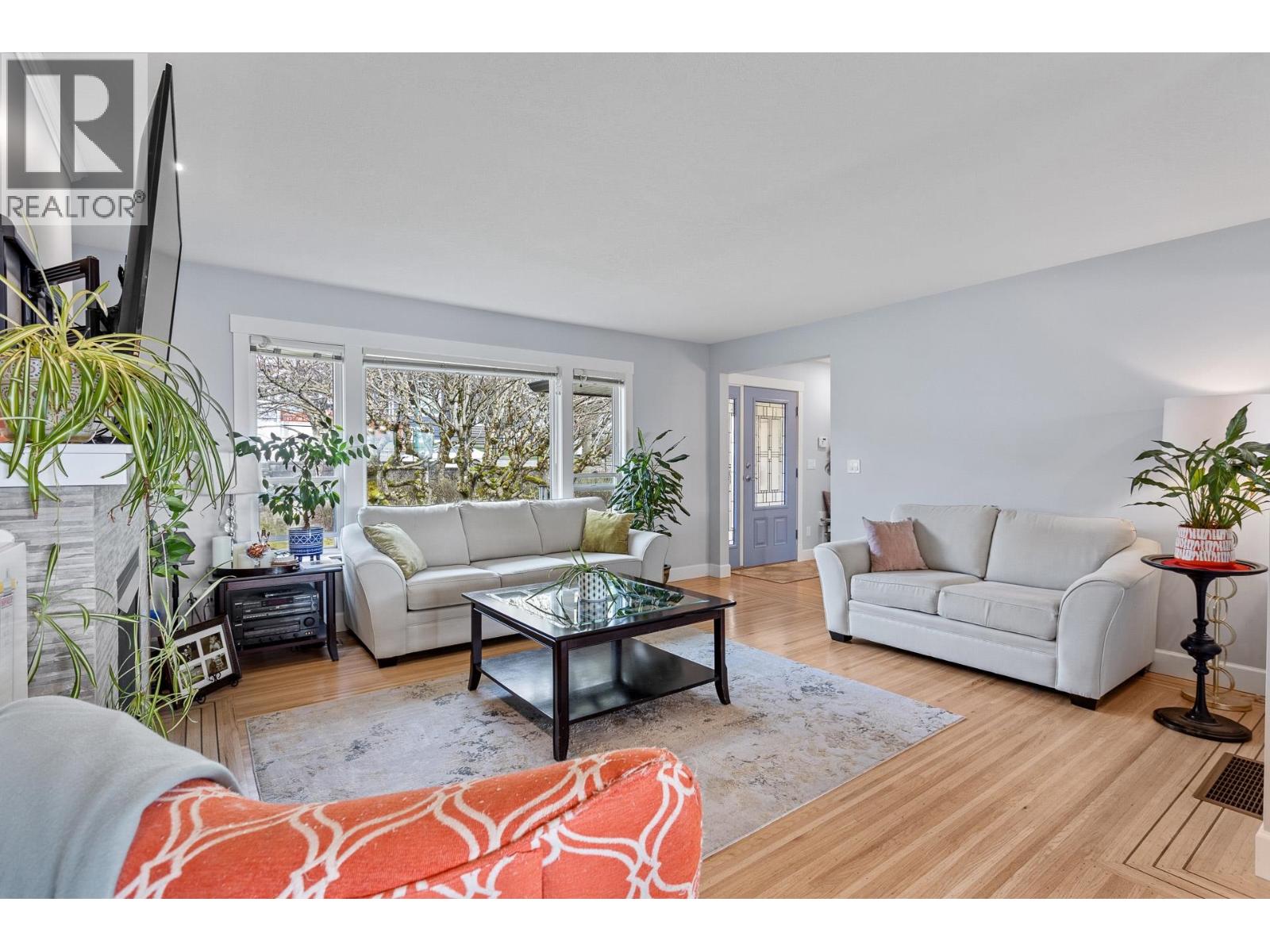1120 Rochester Avenue, Coquitlam, British Columbia  V3K 2X4 - Photo 5 - R3037542