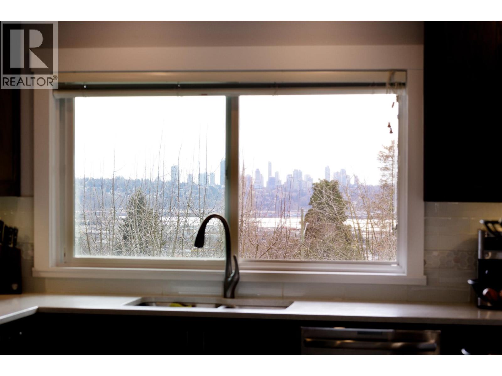 1120 Rochester Avenue, Coquitlam, British Columbia  V3K 2X4 - Photo 12 - R3037542