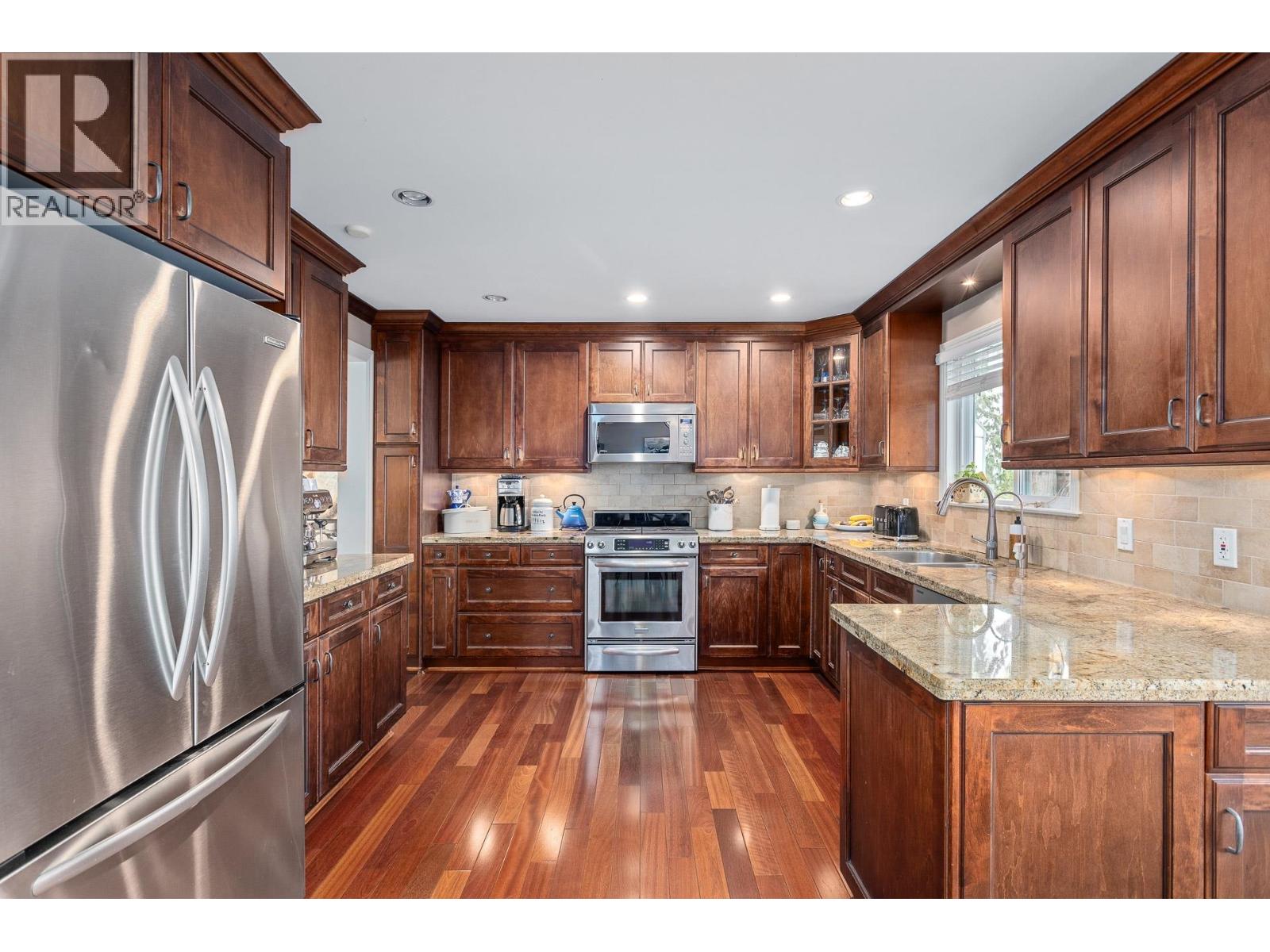 1122 Rochester Avenue, Coquitlam, British Columbia  V3K 2X4 - Photo 11 - R3037692
