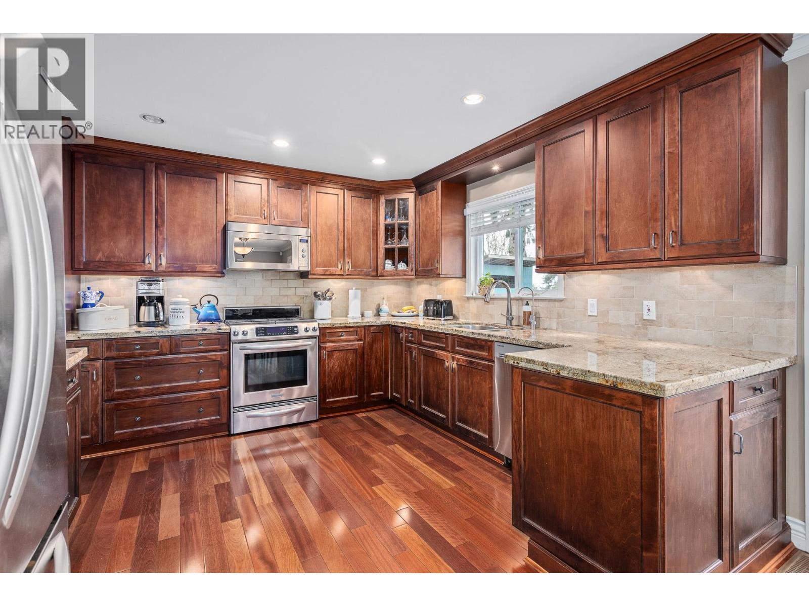 1122 Rochester Avenue, Coquitlam, British Columbia  V3K 2X4 - Photo 12 - R3037692