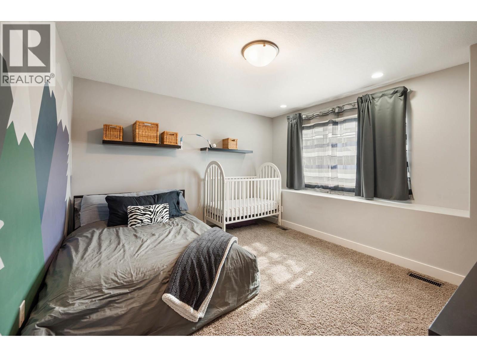 Property at 341 FERNIE Place image 2
