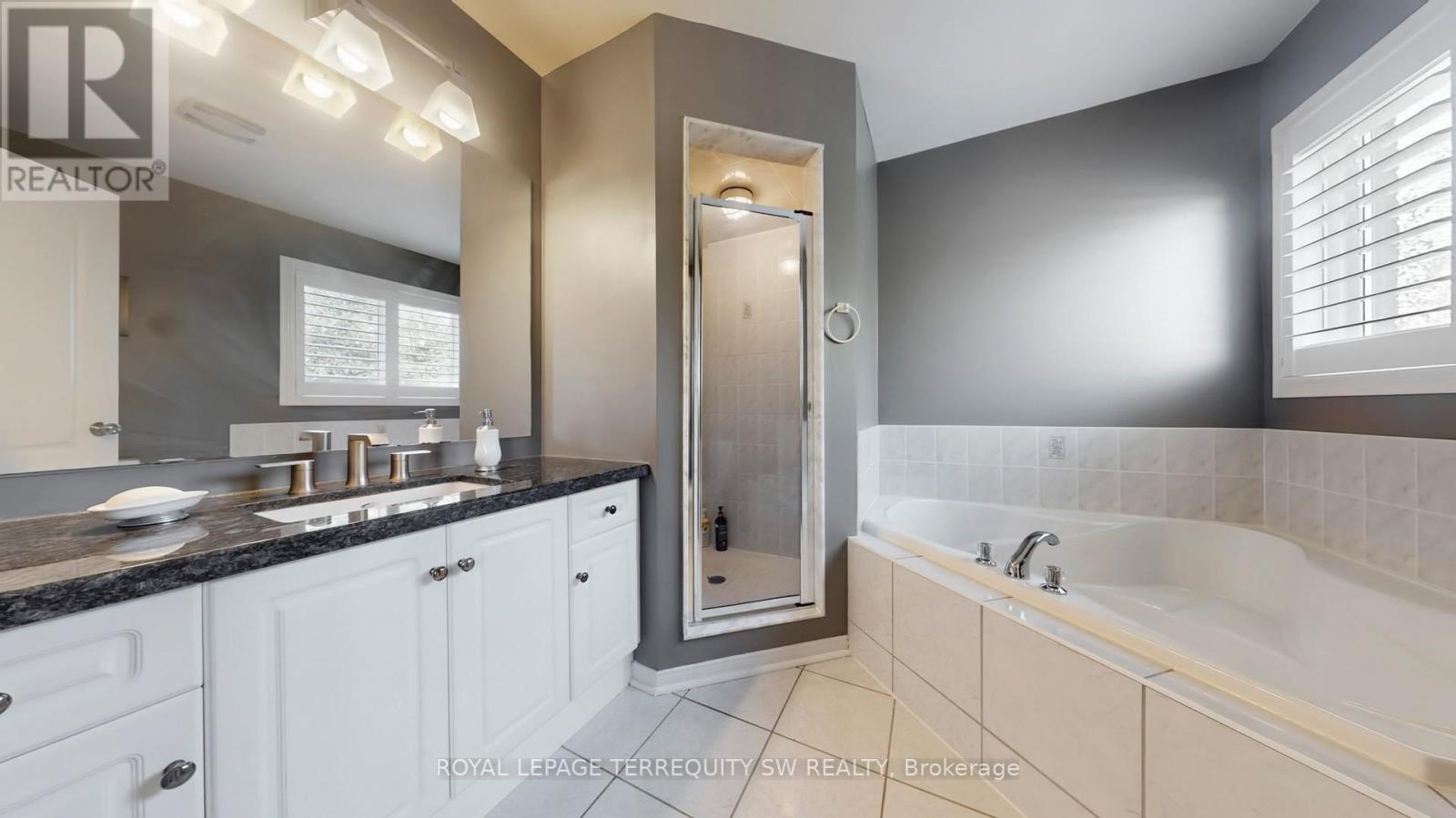 3981 Tacc Drive, Mississauga, Ontario  L5M 6L2 - Photo 21 - W12348046