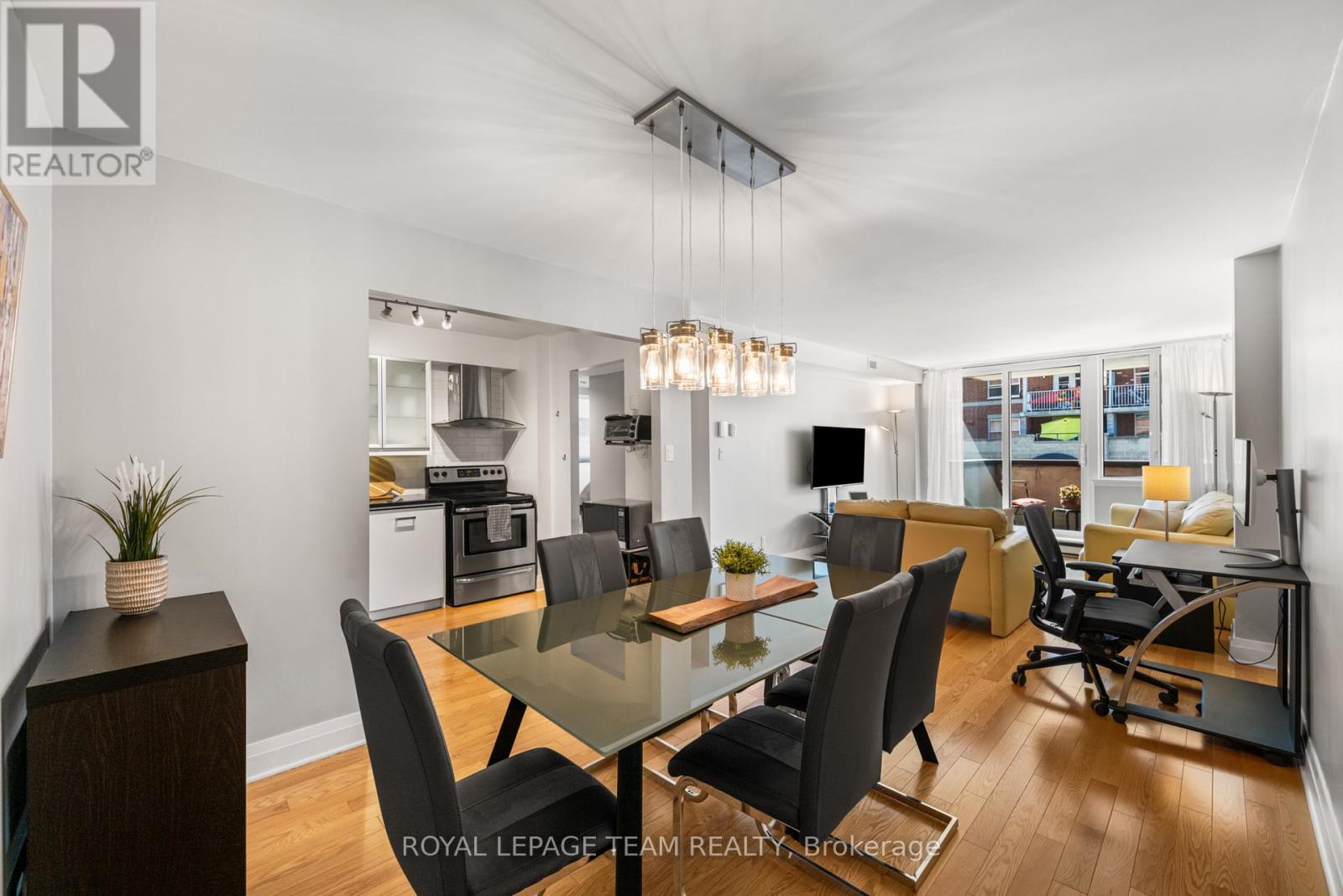 202 - 309 Cumberland Street, Ottawa, Ontario  K1N 7J1 - Photo 4 - X12348061