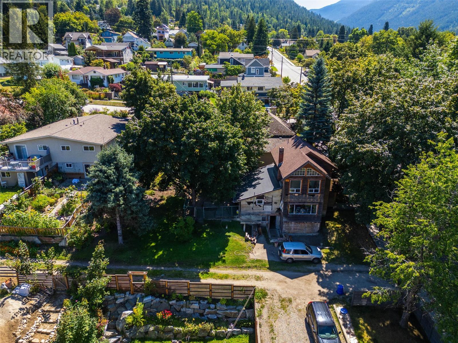 1417 Stanley Street, Nelson, British Columbia  V1L 1R2 - Photo 3 - 10359526