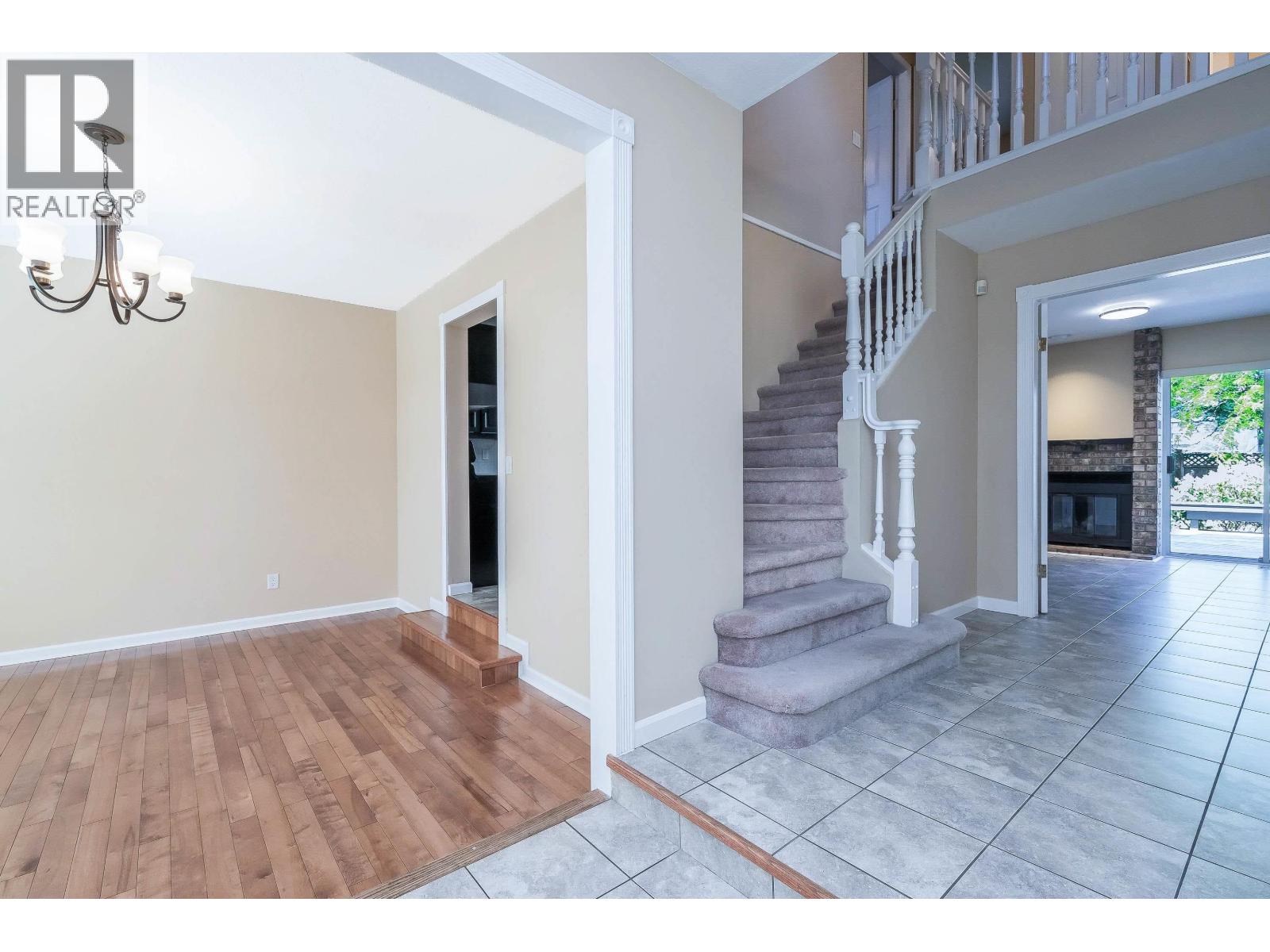 915 Citadel Drive, Port Coquitlam, British Columbia  V3C 5J2 - Photo 3 - R3037592