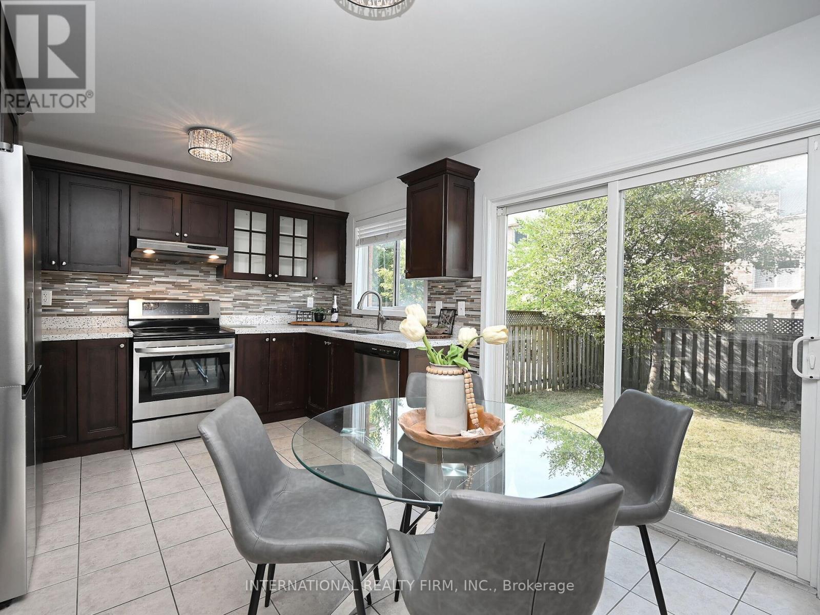 2382 Falkland Crescent, Oakville, Ontario  L6M 4Y1 - Photo 10 - W12348094