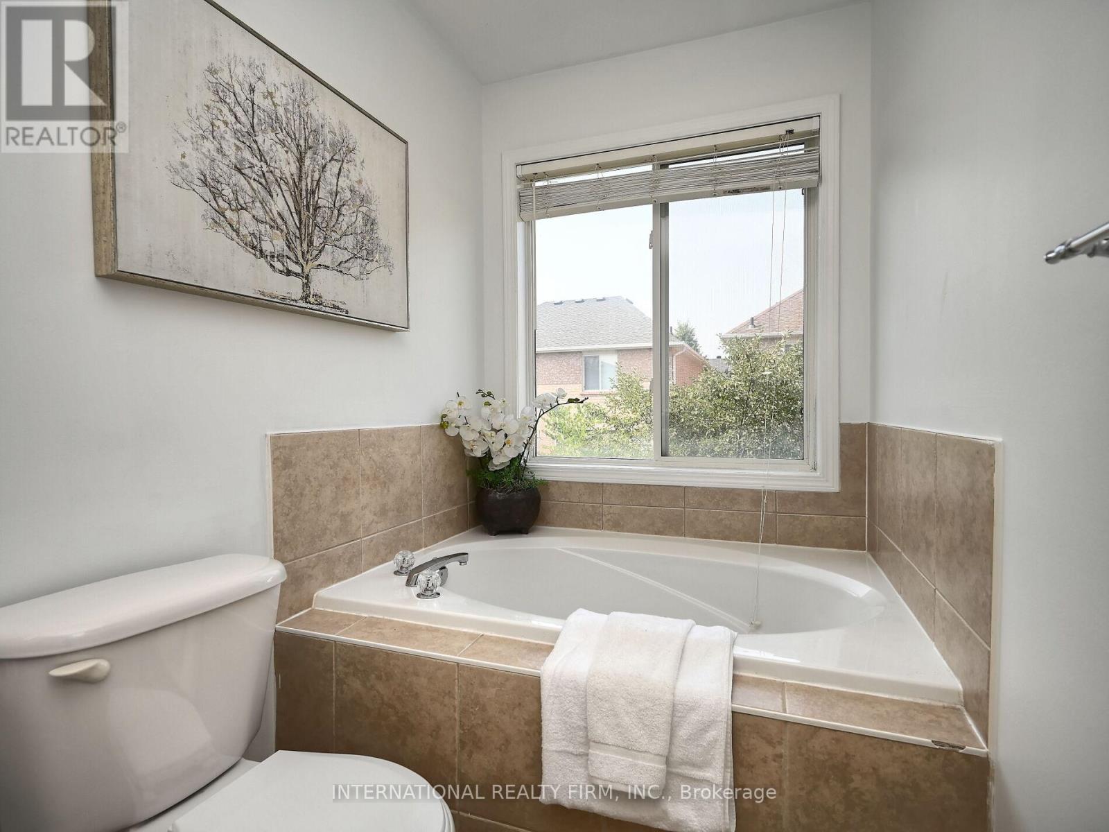 2382 Falkland Crescent, Oakville (Wt West Oak Trails), Ontario  L6M 4Y1 - Photo 26 - W12348094