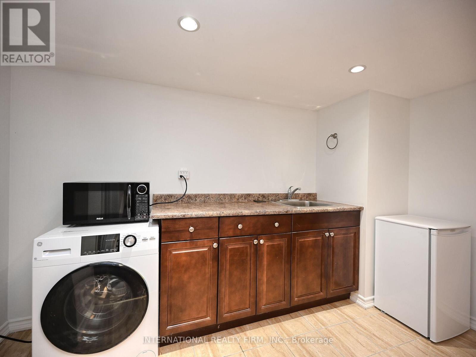 2382 Falkland Crescent, Oakville (Wt West Oak Trails), Ontario  L6M 4Y1 - Photo 43 - W12348094