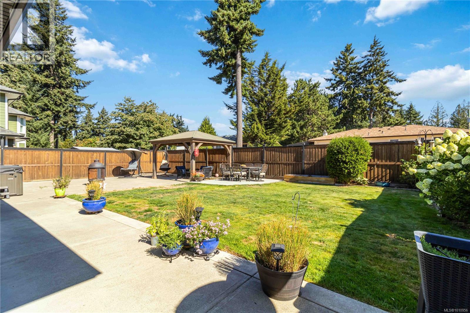 Property at 544 Woodend Rd image 3