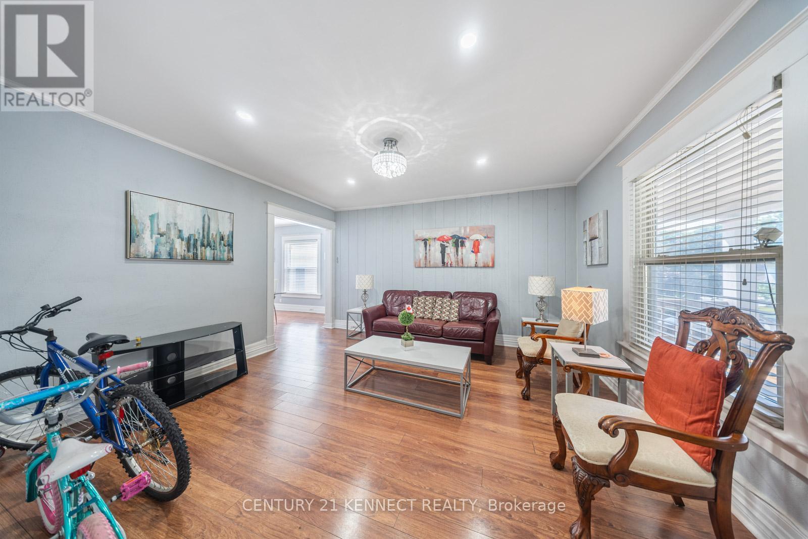 Property at 15 - 4475/4477 HIRAM STREET image 5