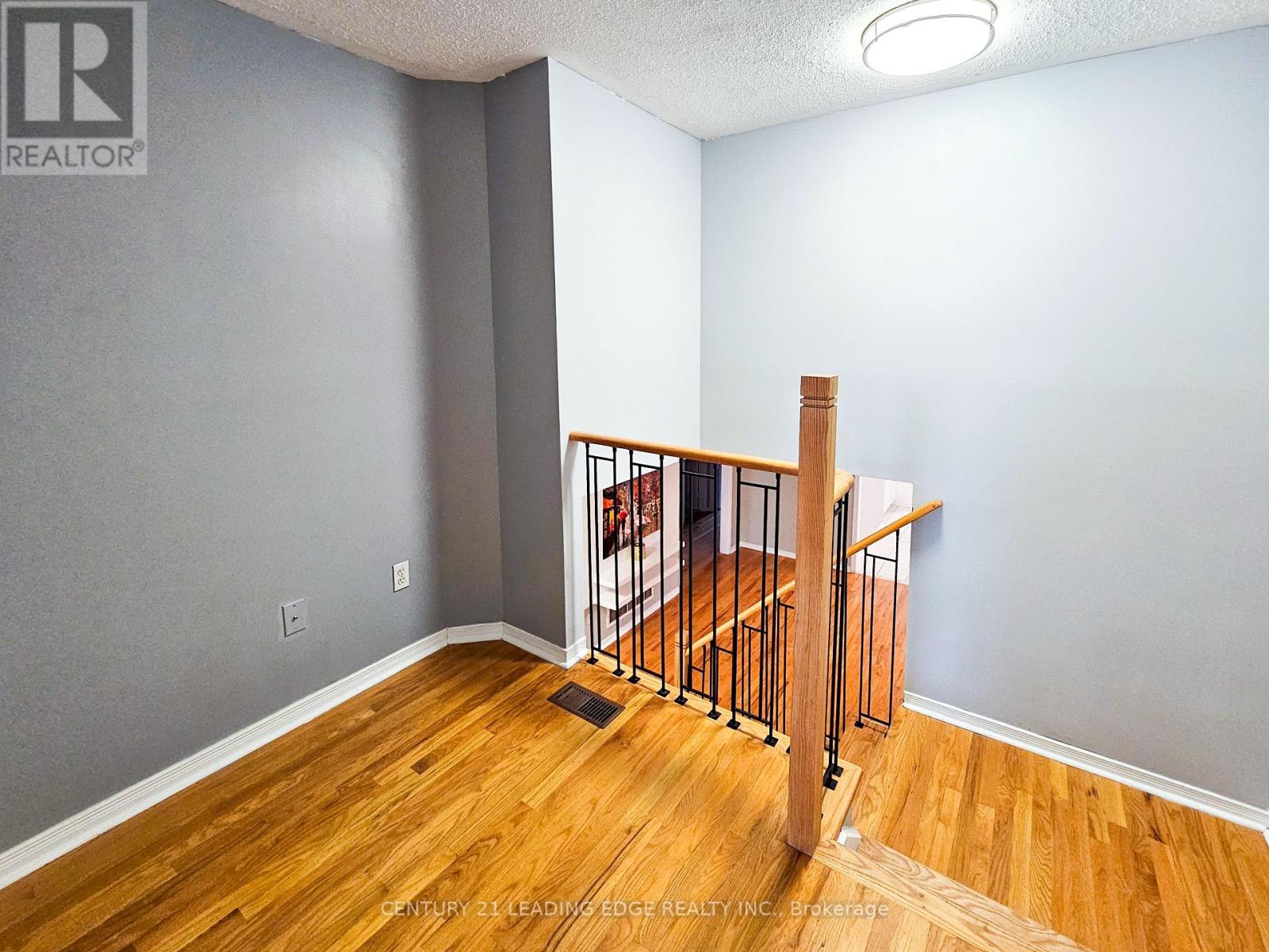 9 Portage Trail, Whitby (Port Whitby), Ontario  L1N 9R4 - Photo 19 - E12347174
