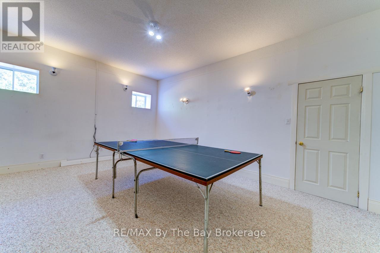 8223 30/31 Side Road, Clearview, Ontario  L0M 1P0 - Photo 35 - S12348121