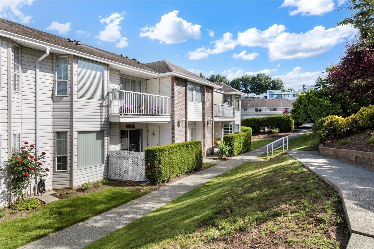 39 2938 Trafalgar Street, Abbotsford, British Columbia  V2S 4N3 - Photo 2 - R3037123