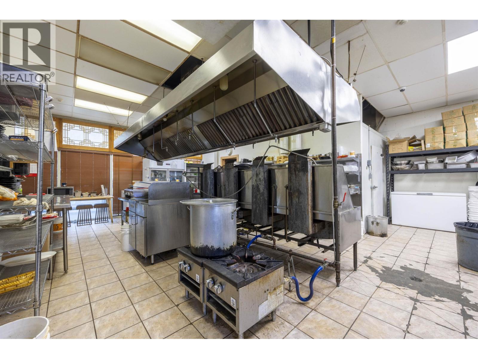 F1 1410 Parkway Boulevard, Coquitlam, British Columbia  V3E 3J7 - Photo 11 - C8071437