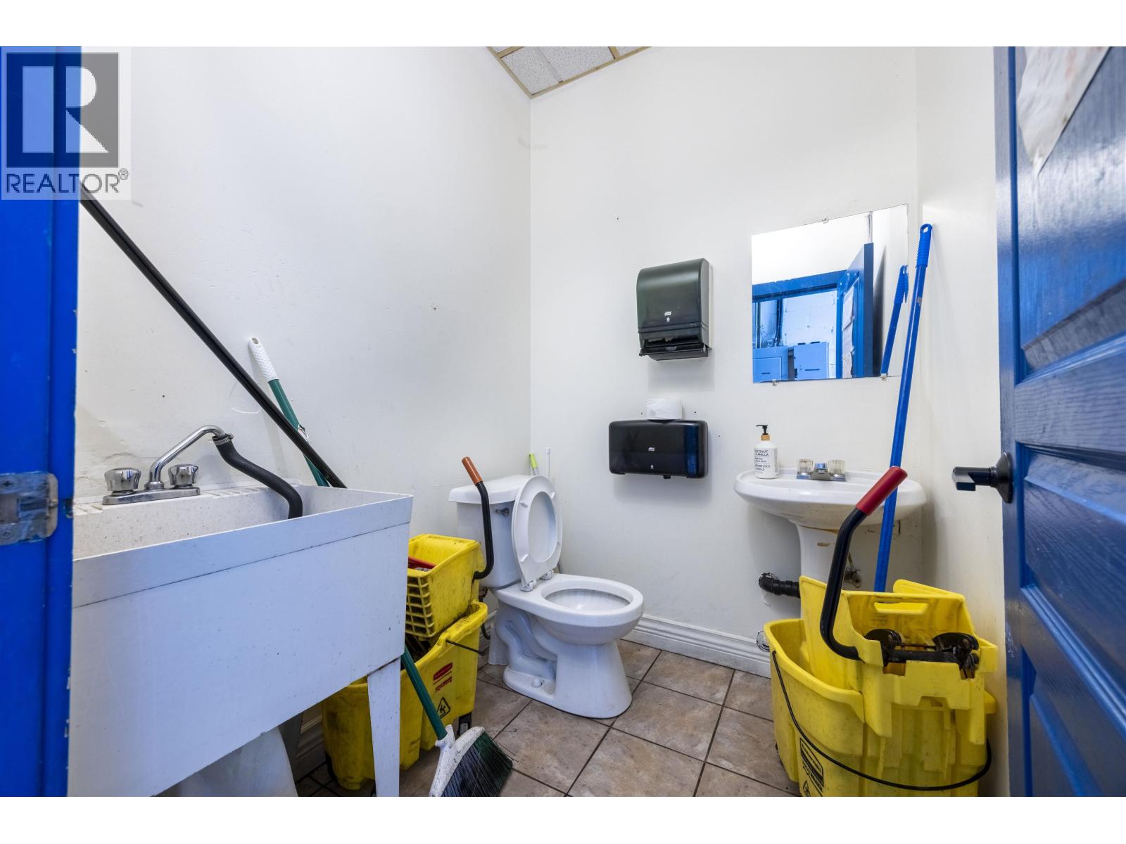 F1 1410 Parkway Boulevard, Coquitlam, British Columbia  V3E 3J7 - Photo 12 - C8071437