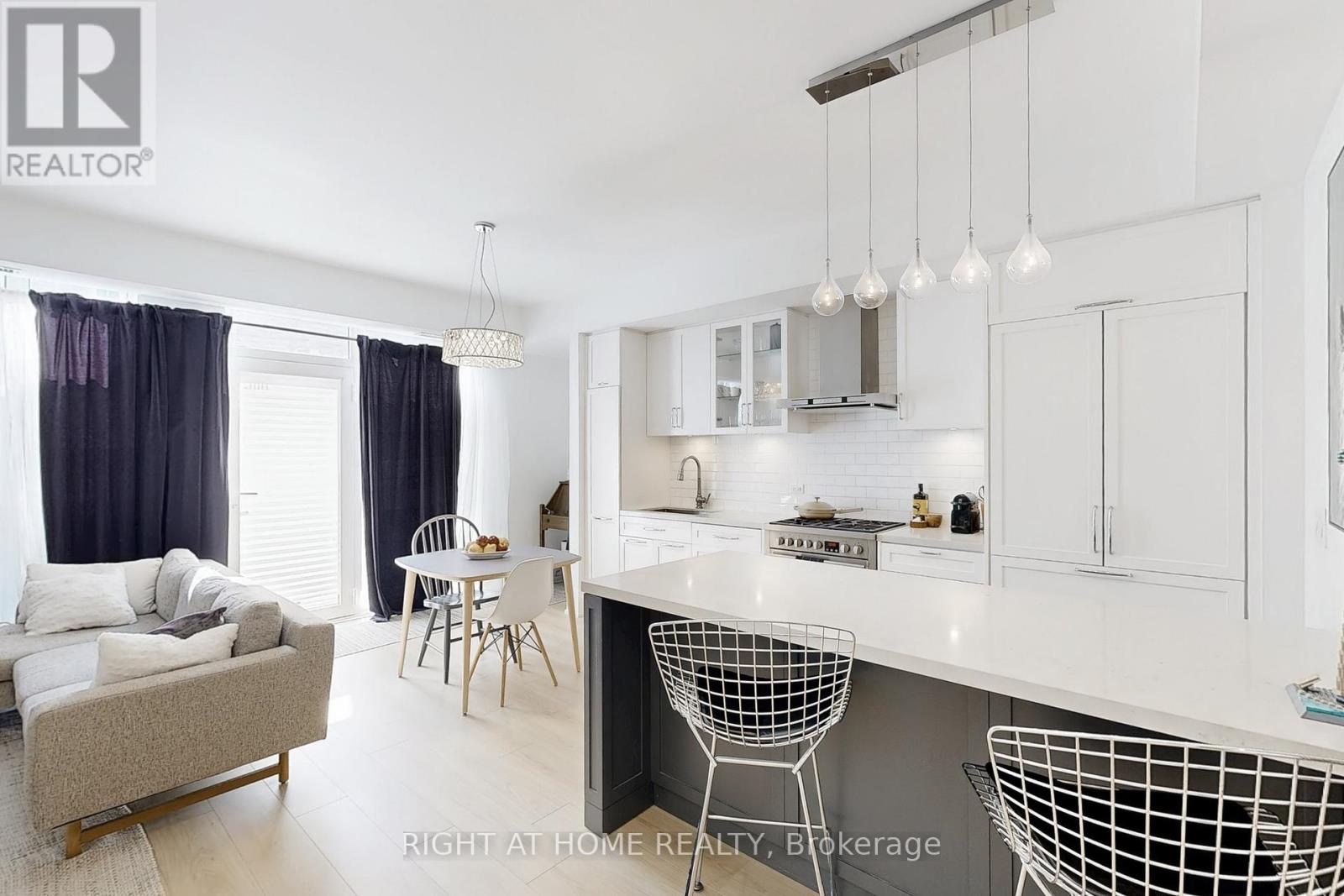 Th-112 - 25 Malcolm Road, Toronto, Ontario  M4G 0C1 - Photo 6 - C12348131