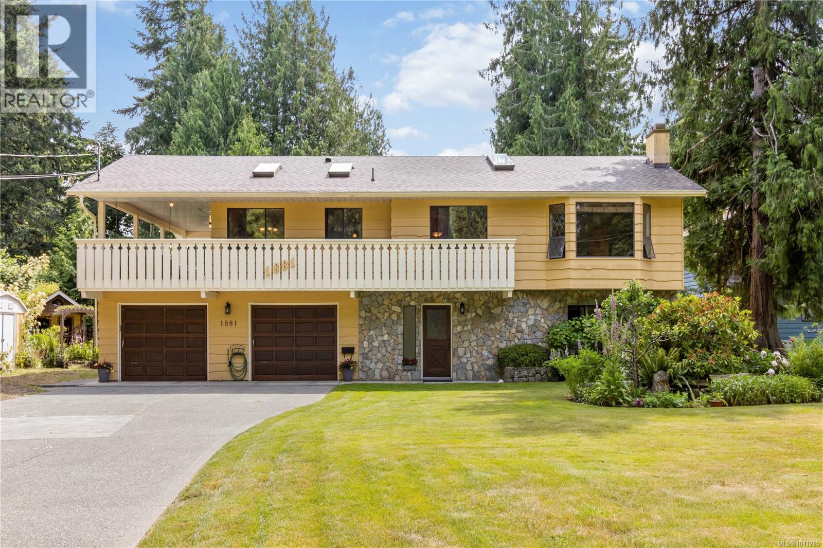 Property at 1881 Llewellyn Pl image 1