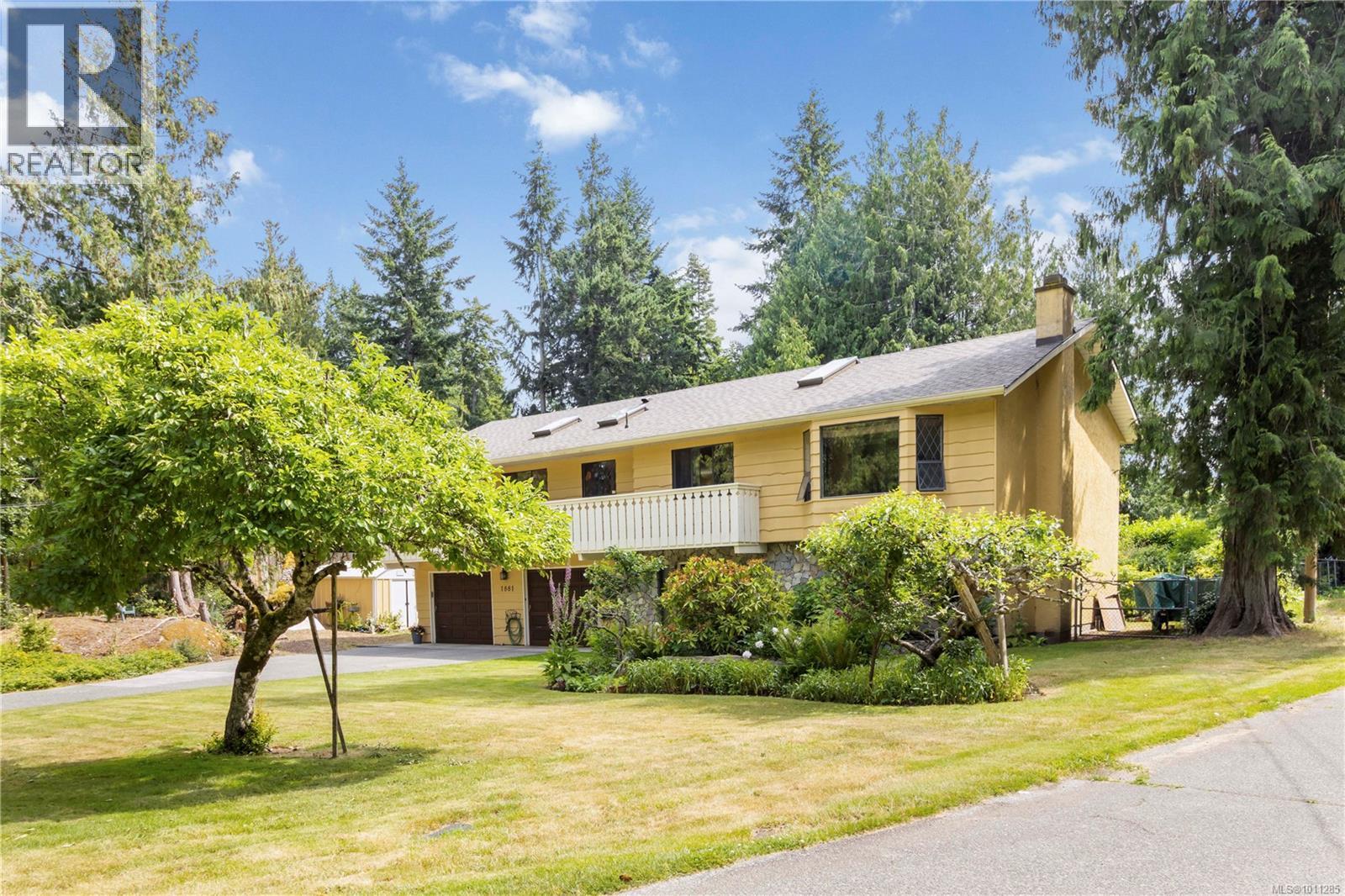 Property at 1881 Llewellyn Pl image 2