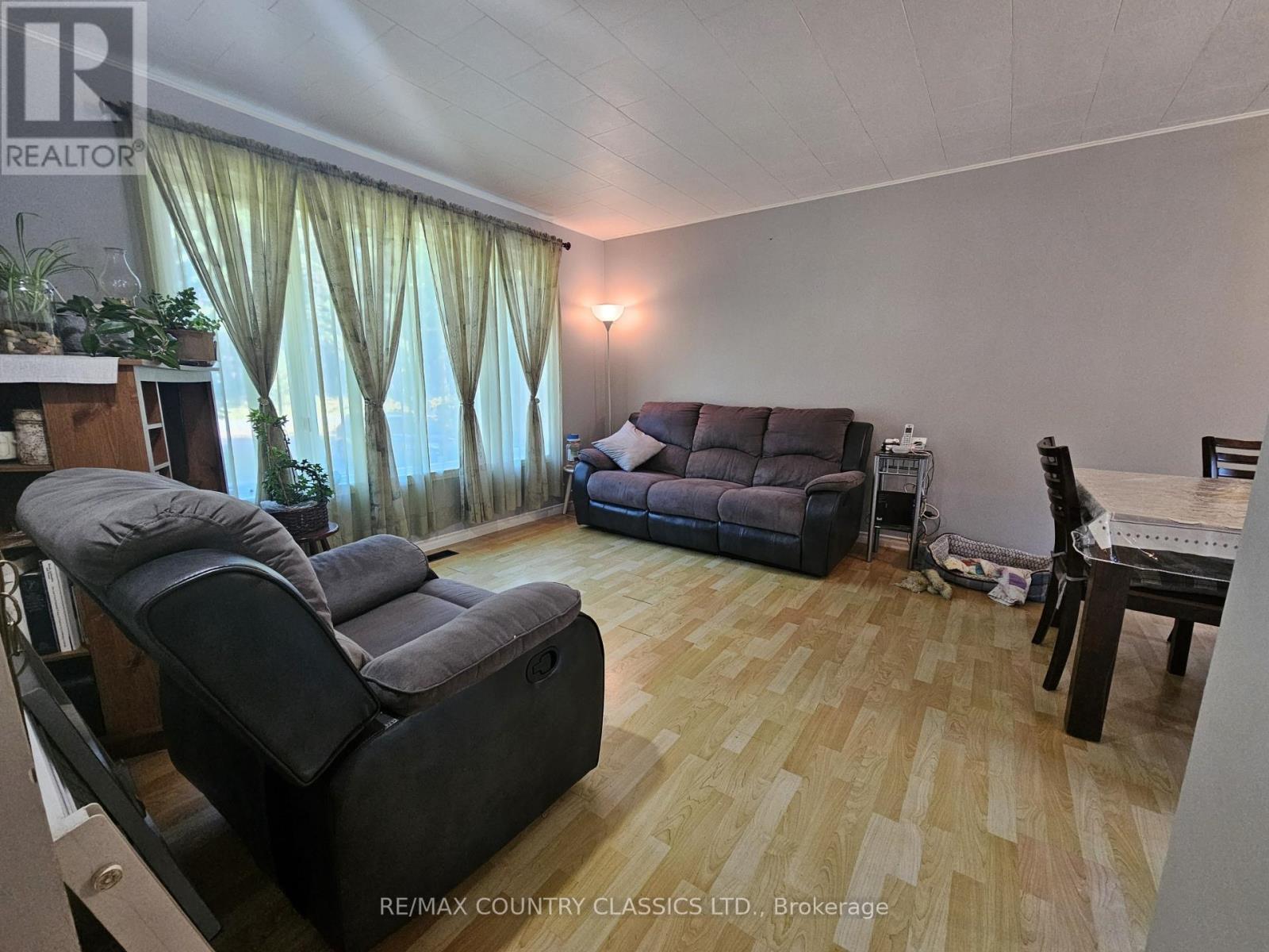 1632 Division Road, Killaloe, Ontario  K0J 2A0 - Photo 7 - X12348135