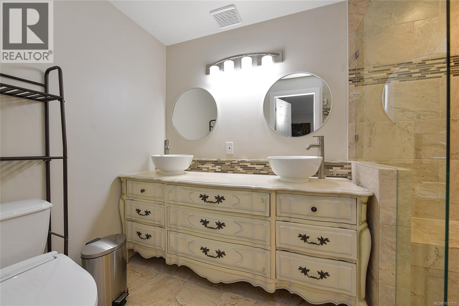 Property at 2582 RAINVILLE Rd image 2