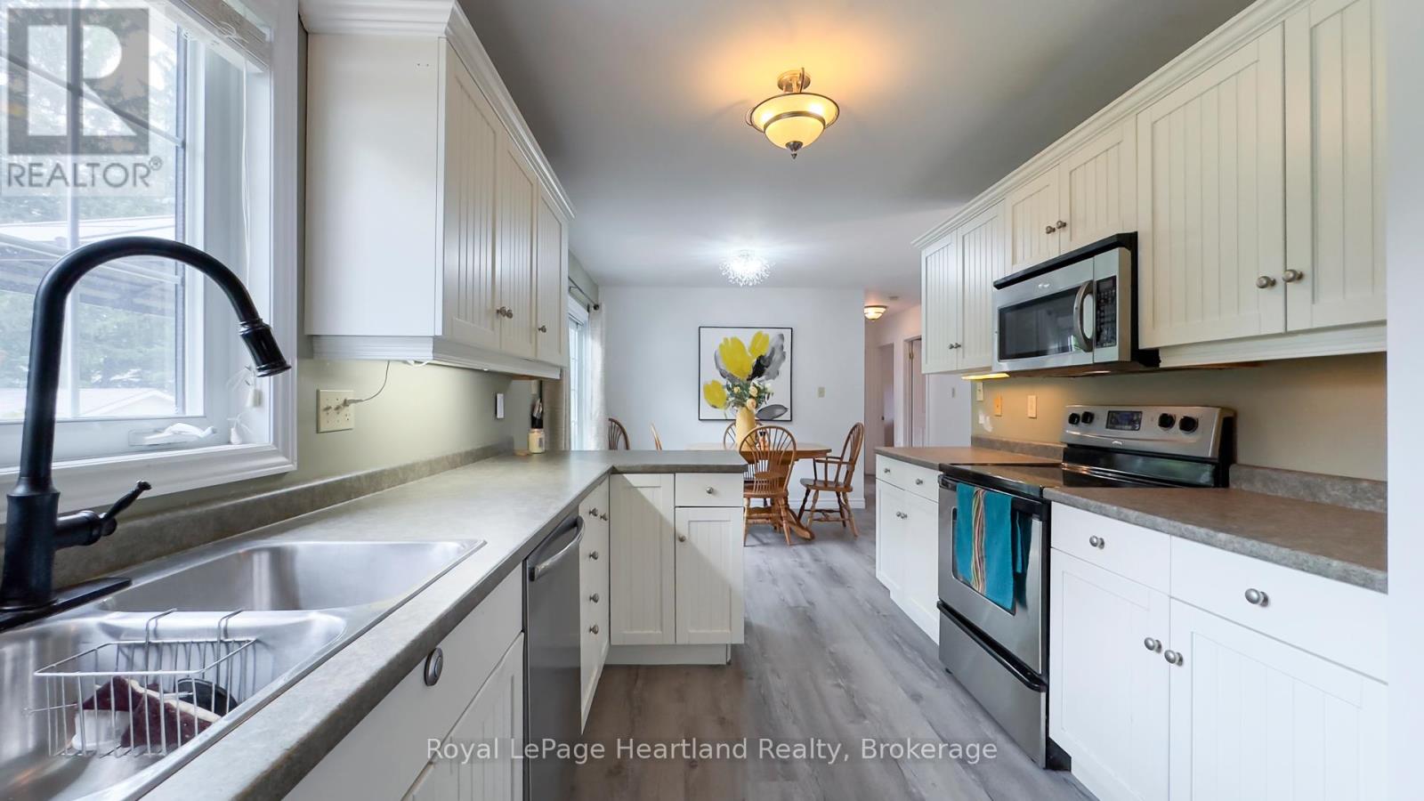 72 Princess Street W, Central Huron, Ontario  N0M 1L0 - Photo 10 - X12344302