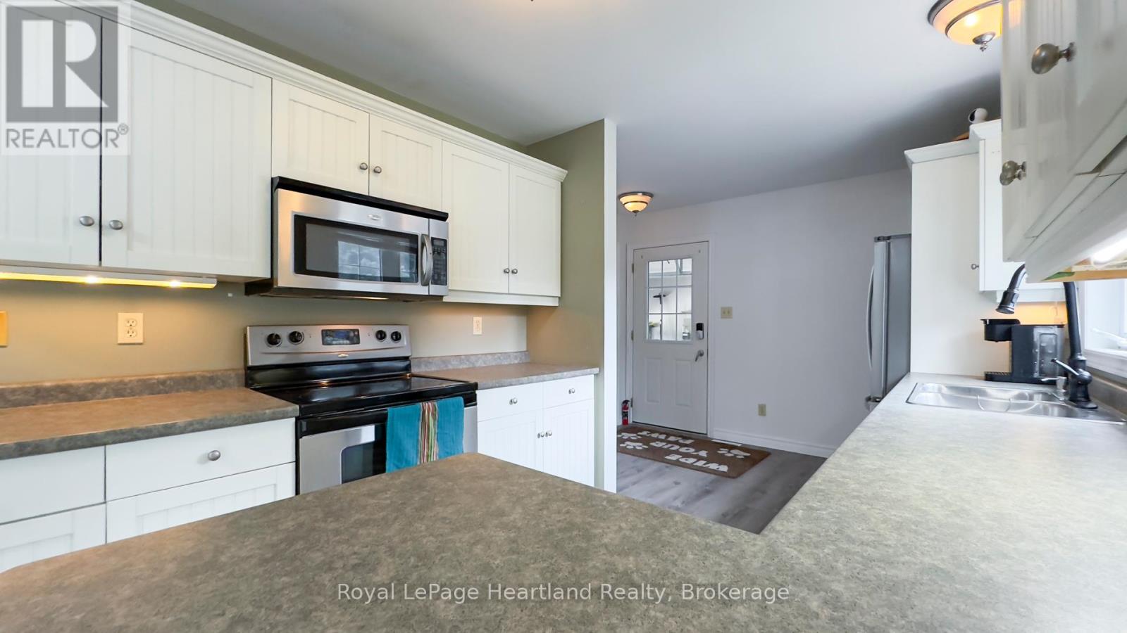 72 Princess Street W, Central Huron, Ontario  N0M 1L0 - Photo 11 - X12344302