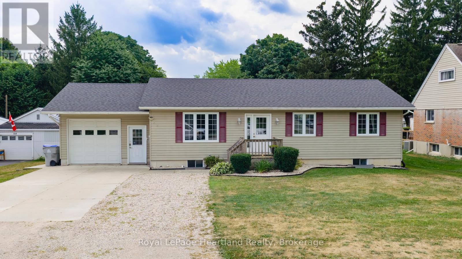 72 Princess Street W, Central Huron, Ontario  N0M 1L0 - Photo 2 - X12344302