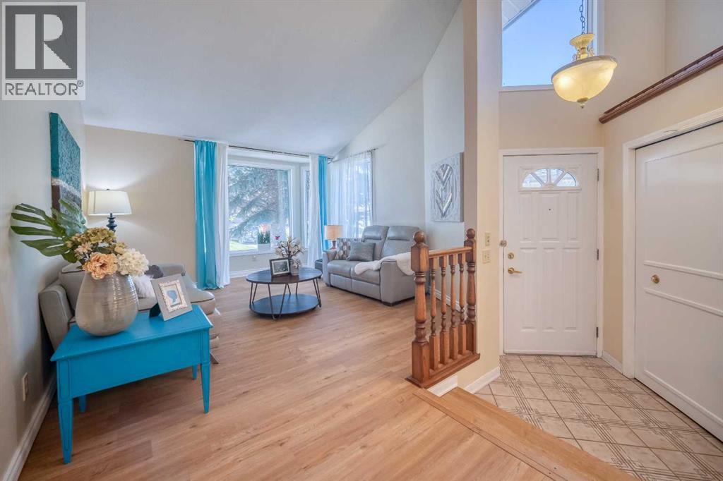 Property at 16 Sunhaven Way SE image 3