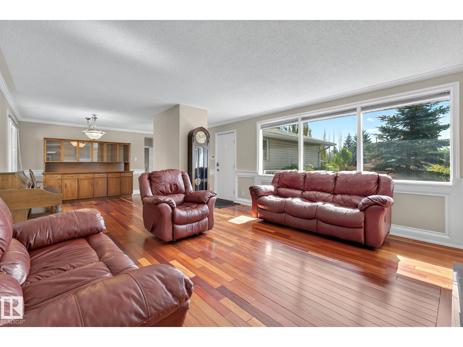 Property at 7608 143A ST NW image 3