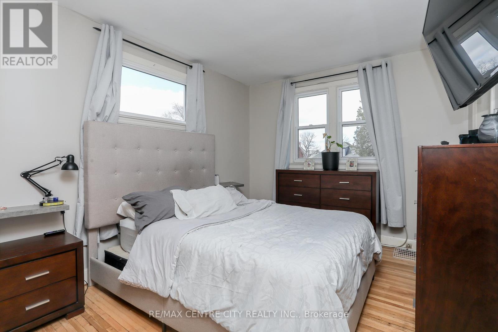 15 Wilson Avenue, St. Thomas, Ontario  N5R 3P9 - Photo 15 - X12348161