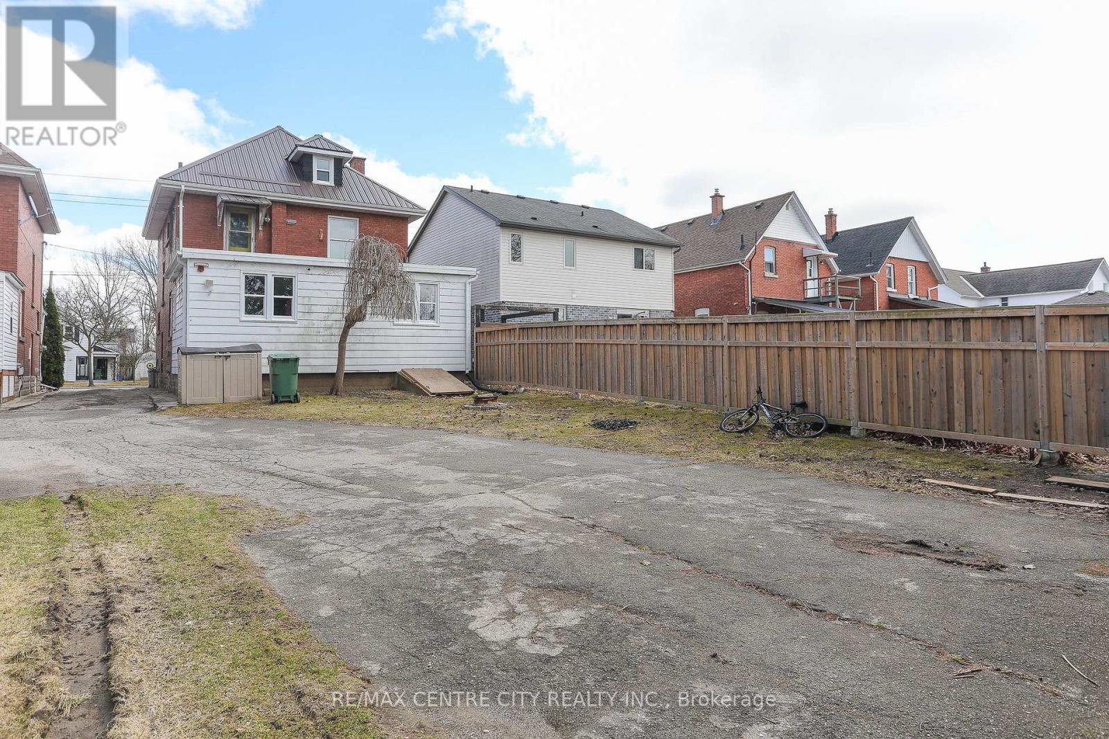 15 Wilson Avenue, St. Thomas, Ontario  N5R 3P9 - Photo 35 - X12348161