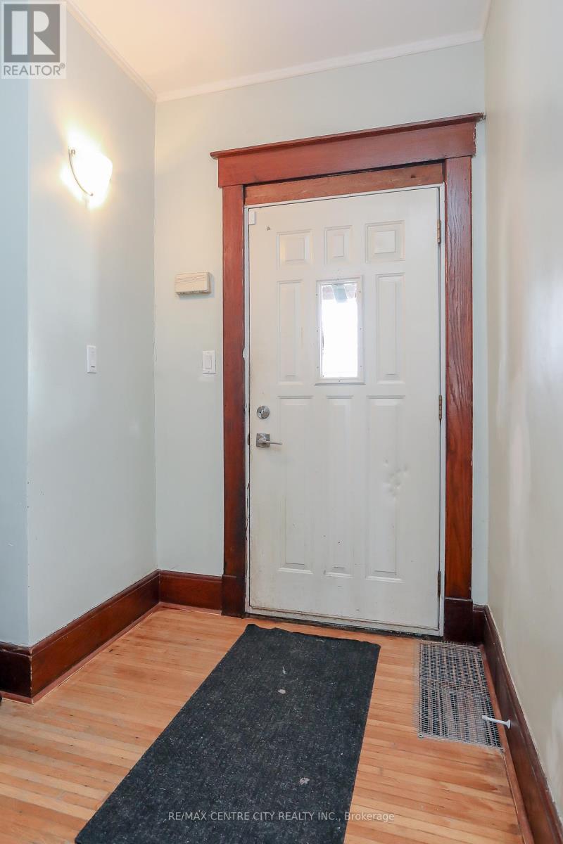 15 Wilson Avenue, St. Thomas, Ontario  N5R 3P9 - Photo 4 - X12348161