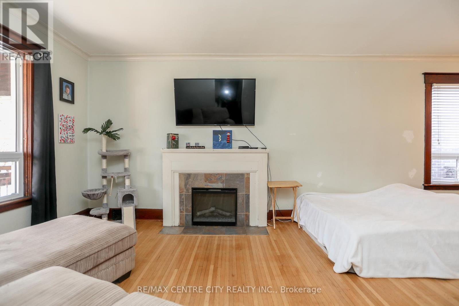 15 Wilson Avenue, St. Thomas, Ontario  N5R 3P9 - Photo 5 - X12348161